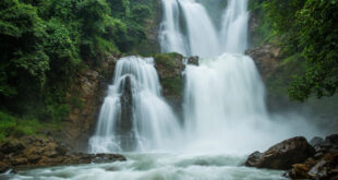 Водопад Понгур: жемчужина вьетнамских пейзажей
