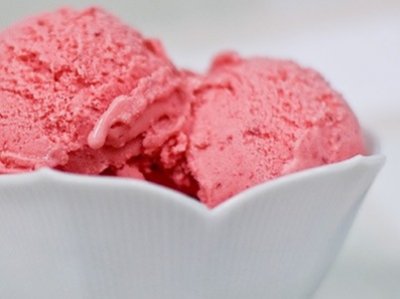 Во Франции продают алкогольное розовое мароженое